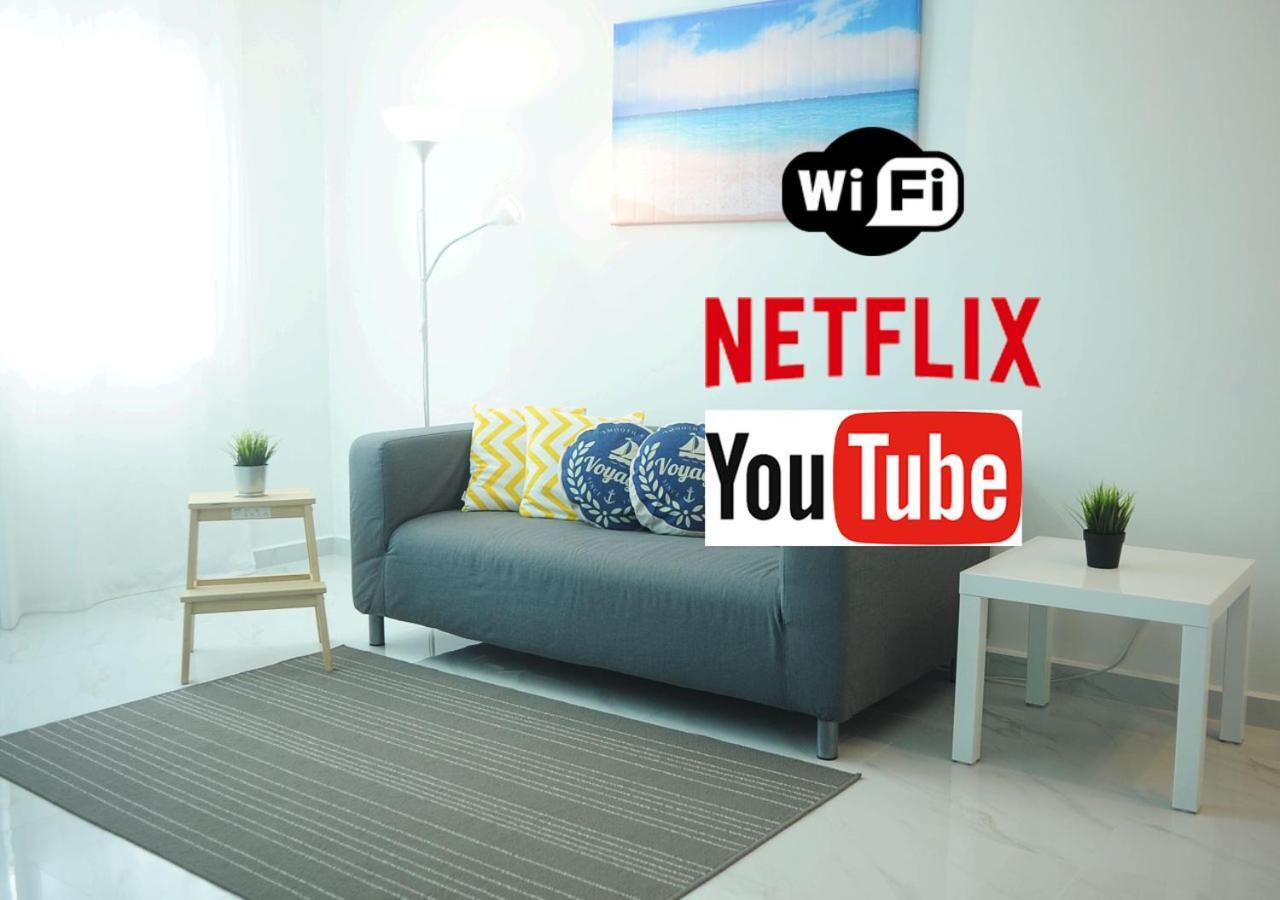 Seaview Holiday Apartment 2 - Free Wifi & Netflix Куала-Тренгану Екстер'єр фото